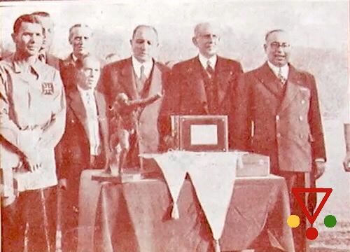 85 Homenaje a Santiago Bernabéu en la inauguracion de Chamartín de la colección Clubs Históricos de Fútbol. Real Madrid 1902-1949 en ACABARAMOS.COM